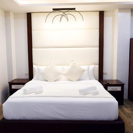 D And R Travellers Inn Naga  Exteriér fotografie
